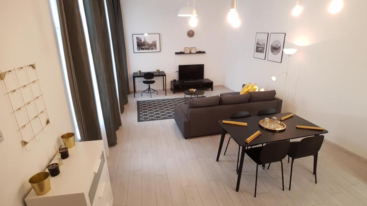 Piacsek Apartmanház Aparthotel Pécs Esterno foto