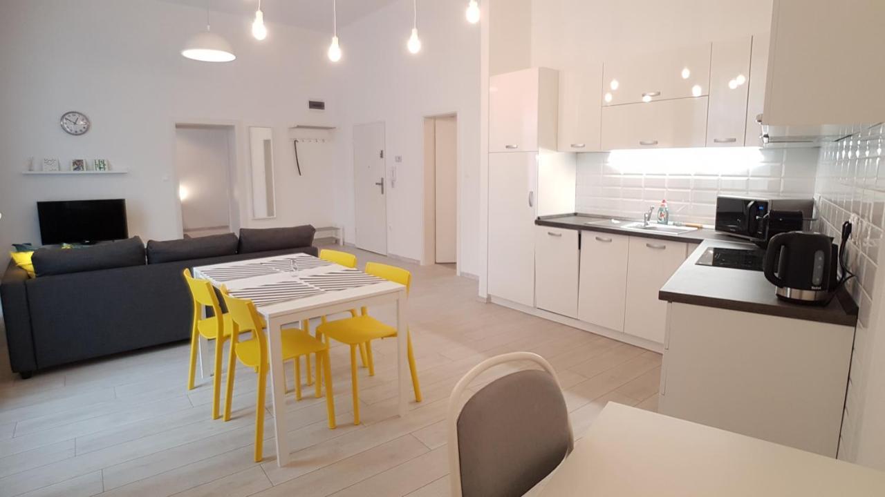 Piacsek Apartmanház Aparthotel Pécs Esterno foto