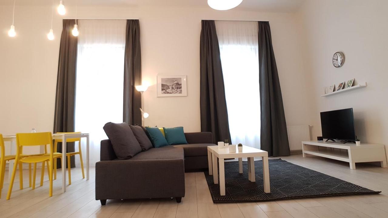 Piacsek Apartmanház Aparthotel Pécs Esterno foto