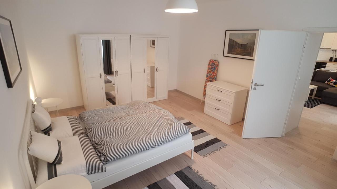 Piacsek Apartmanház Aparthotel Pécs Esterno foto