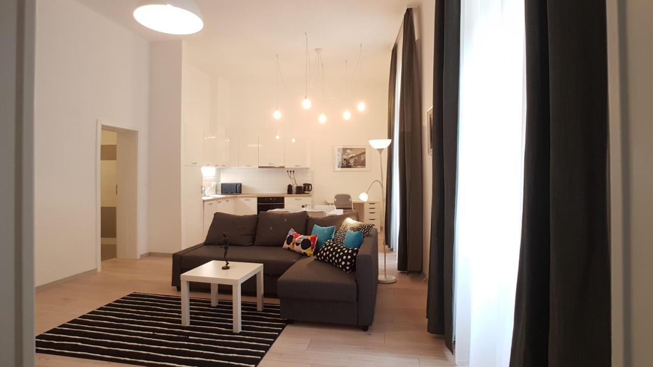 Piacsek Apartmanház Aparthotel Pécs Esterno foto