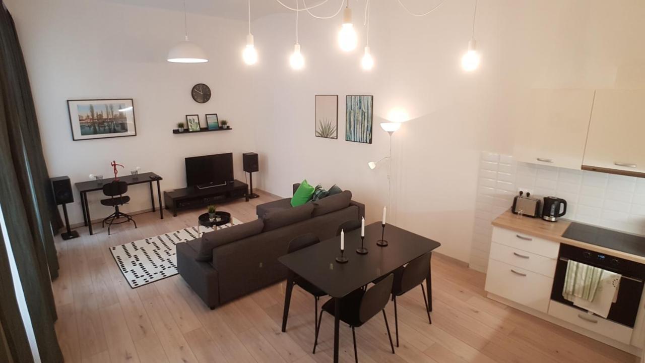 Piacsek Apartmanház Aparthotel Pécs Esterno foto