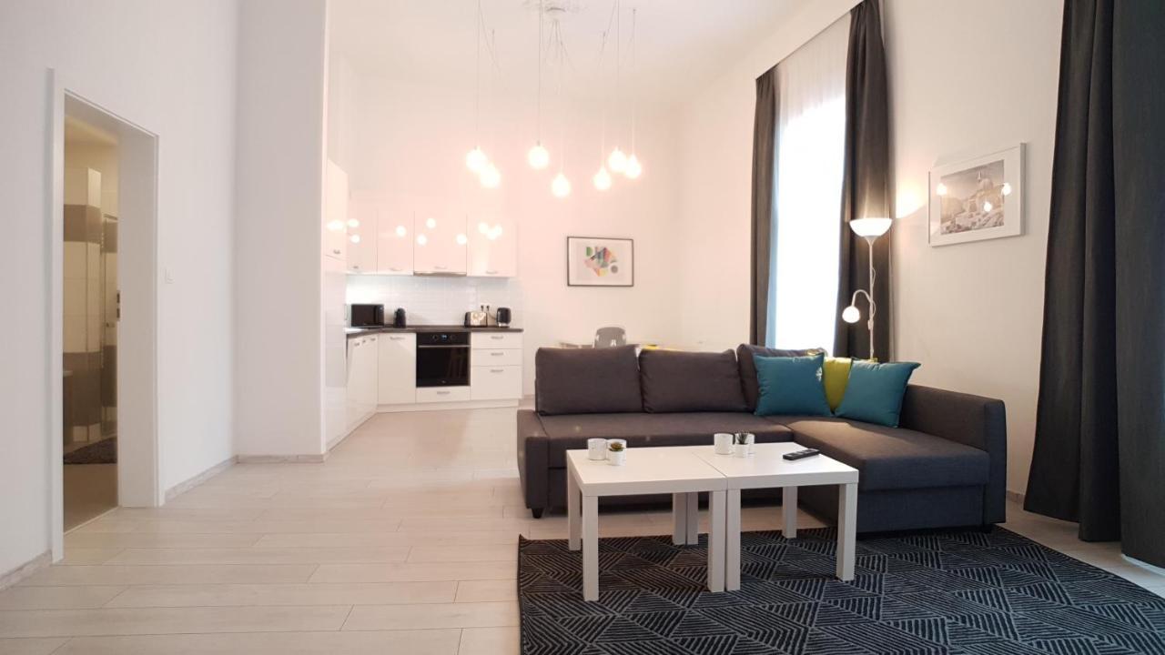 Piacsek Apartmanház Aparthotel Pécs Esterno foto