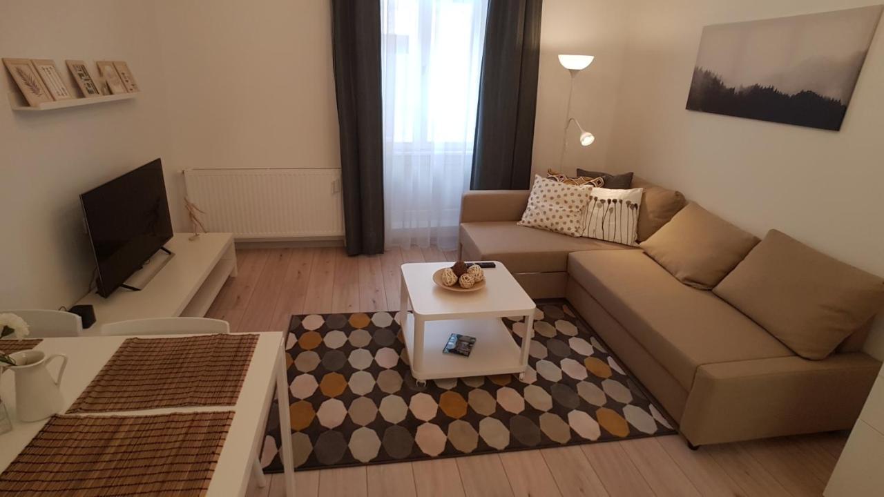 Piacsek Apartmanház Aparthotel Pécs Esterno foto