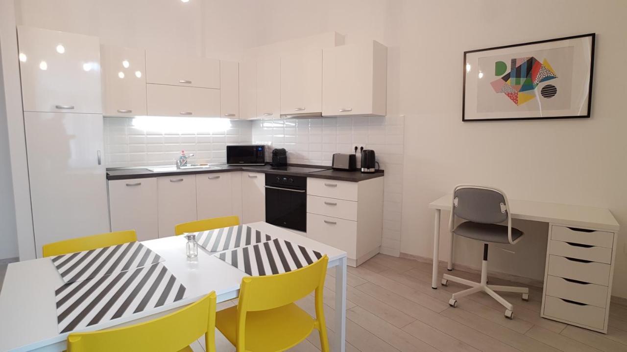 Piacsek Apartmanház Aparthotel Pécs Esterno foto