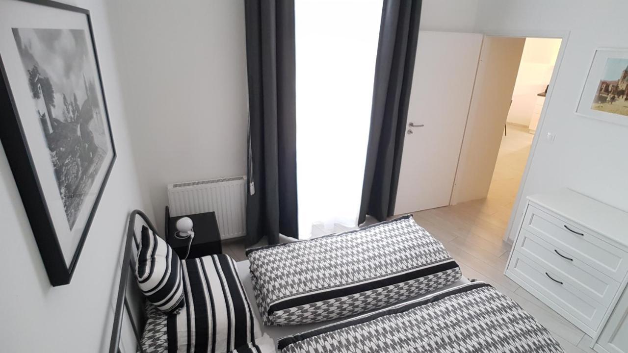 Piacsek Apartmanház Aparthotel Pécs Esterno foto